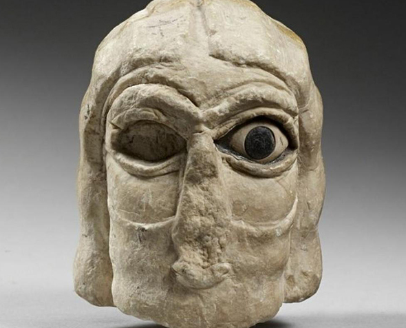 Male head, ca. 2700-2600 B.C.E., Diyala (?), Iraq. Limestone. Musée du Louvre, Département des Antiquités orientales. Gift of Alphonse Kann, 1949.  