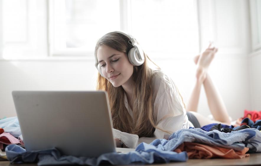girl with headphones