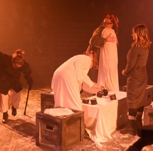 incarcerated actors performing in the christmas carol